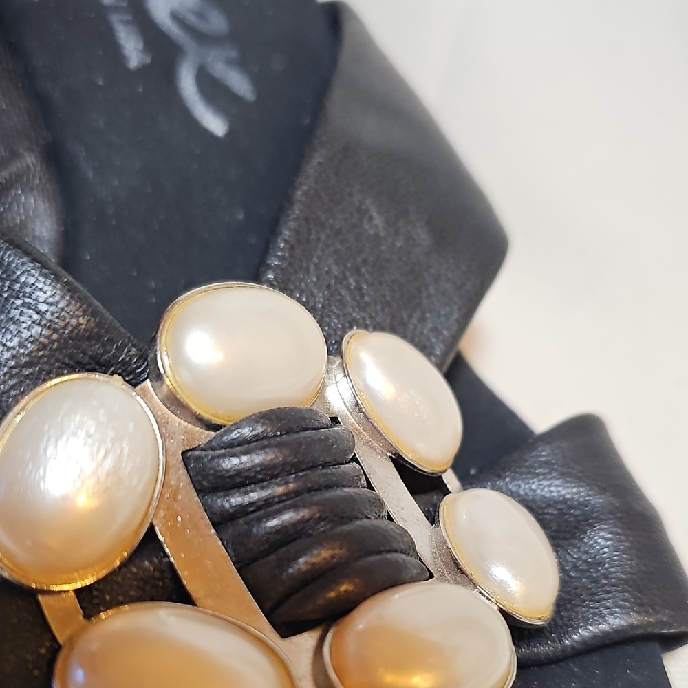 Onex Black Mules with Pearl Embellishments Size 6 - Picture 3 of 11